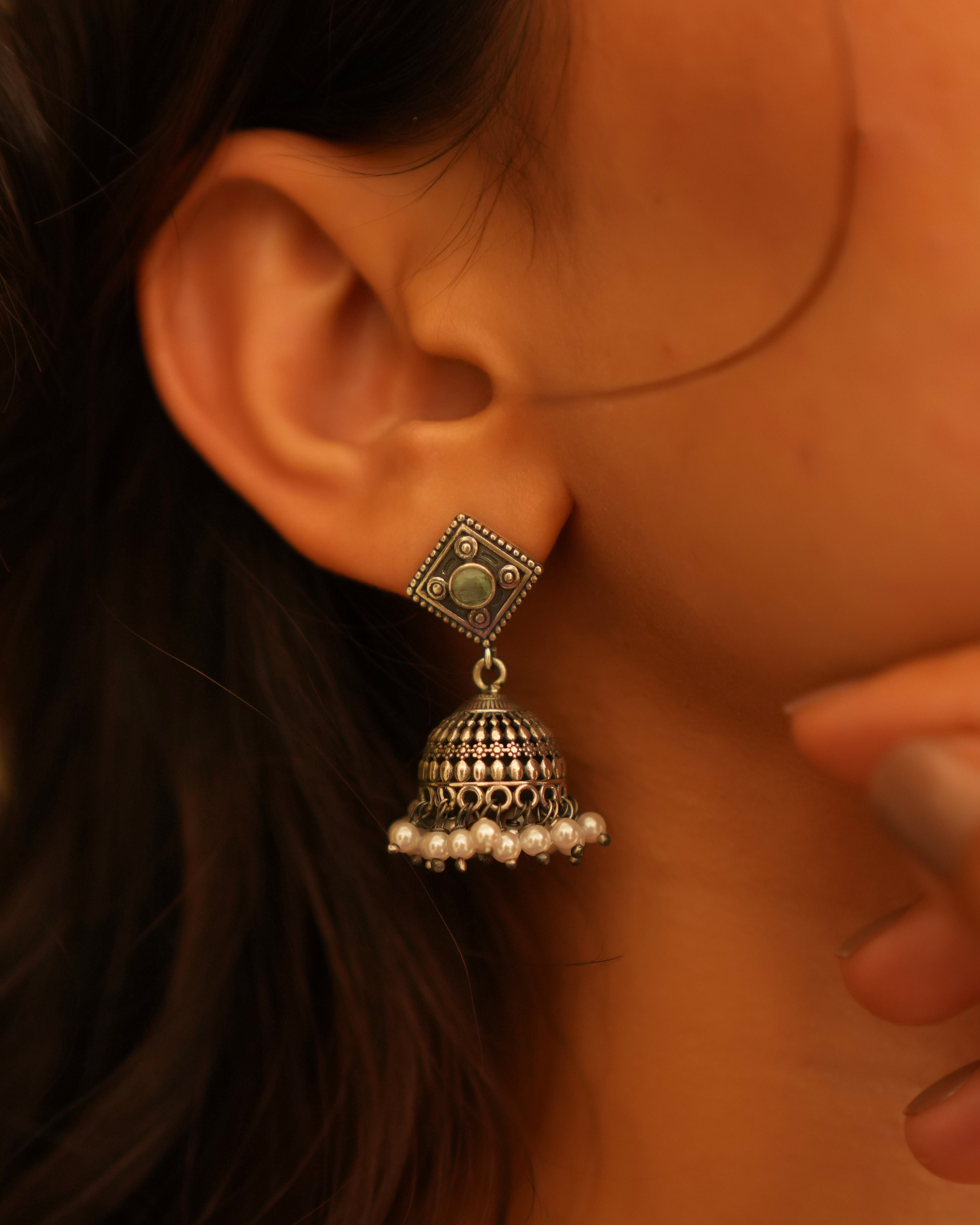 SILVER OXIDISED EARRING